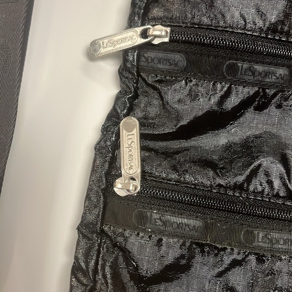 LeSportsac Black Nylon Crossbody Bag larger size - Picture 2 of 8